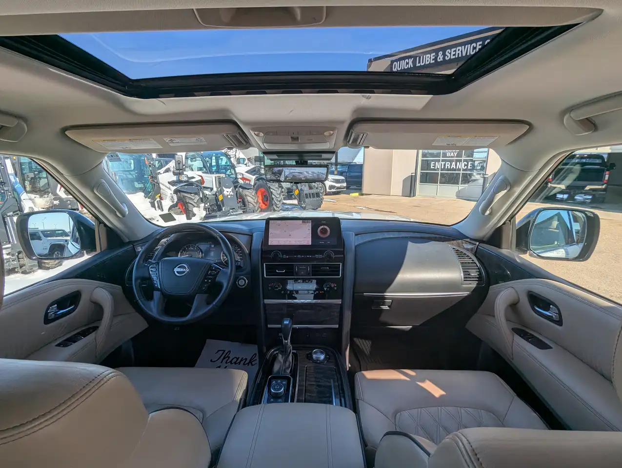 Nissan Armada снимка Nissan Armada