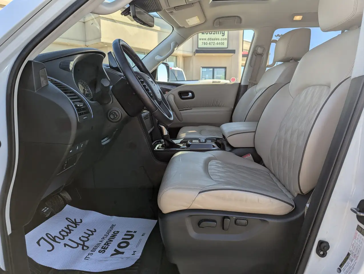 Nissan Armada снимка Nissan Armada