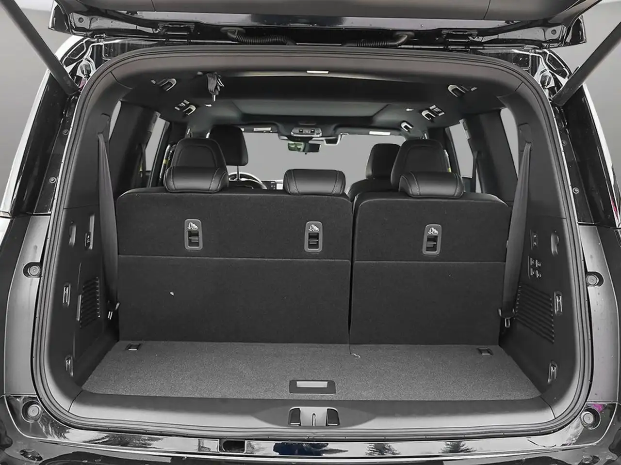 Nissan Armada снимка Nissan Armada
