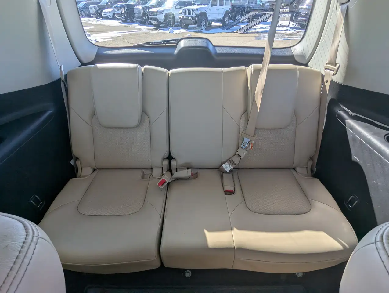 Nissan Armada снимка Nissan Armada