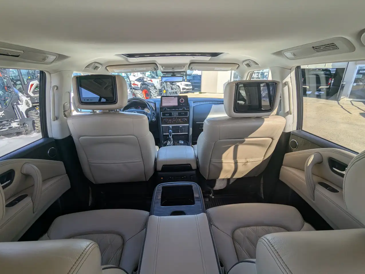 Nissan Armada снимка Nissan Armada