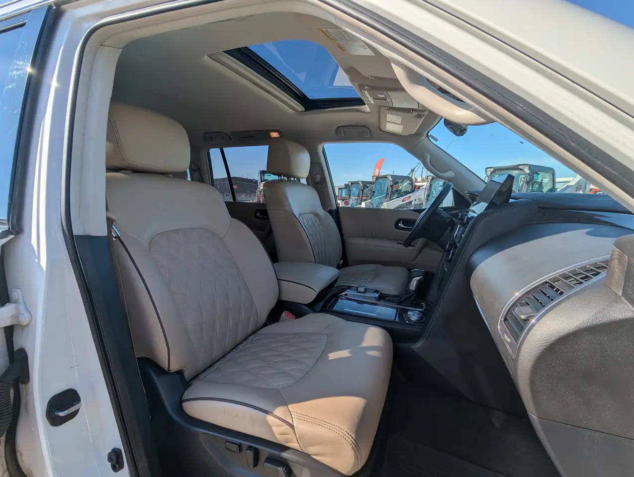 Nissan Armada снимка Nissan Armada