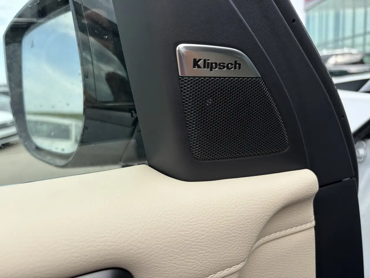 Nissan Armada снимка Nissan Armada