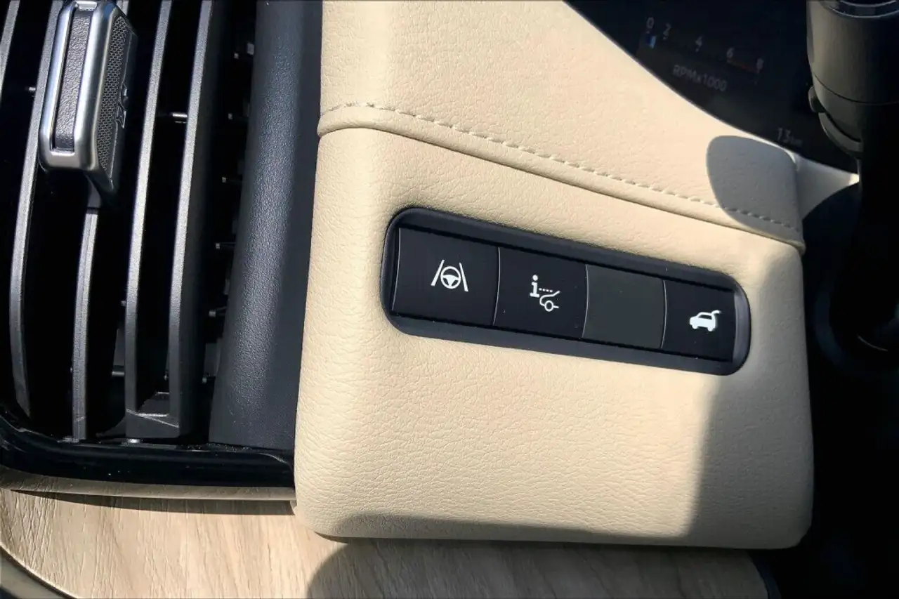 Nissan Armada снимка Nissan Armada