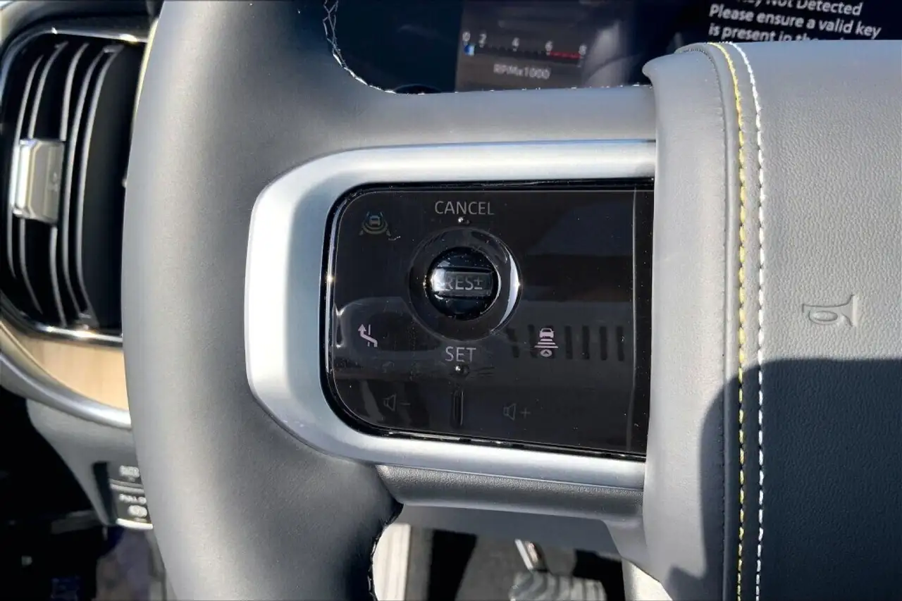 Nissan Armada снимка Nissan Armada