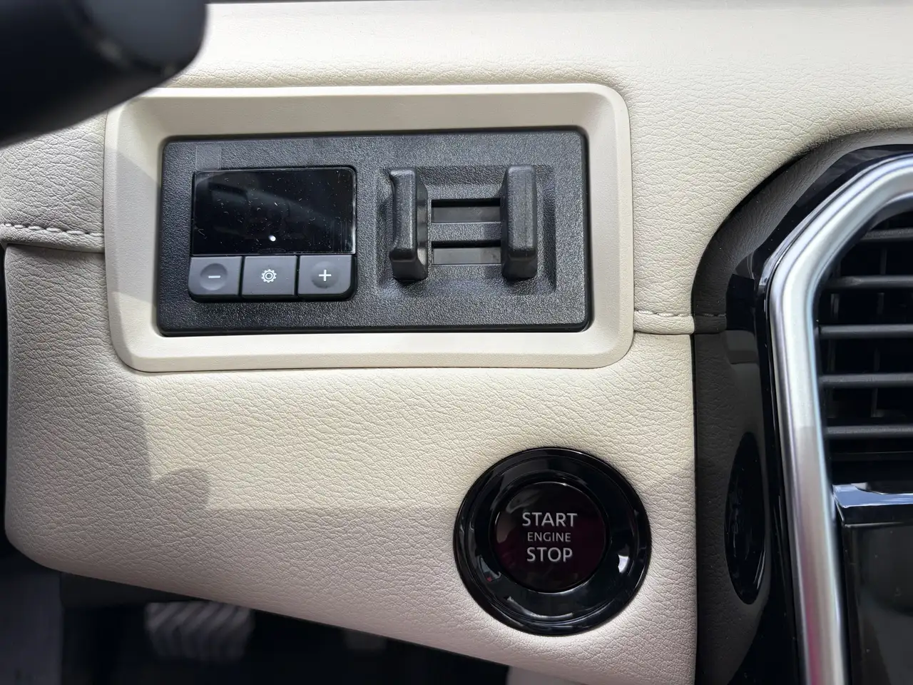 Nissan Armada снимка Nissan Armada