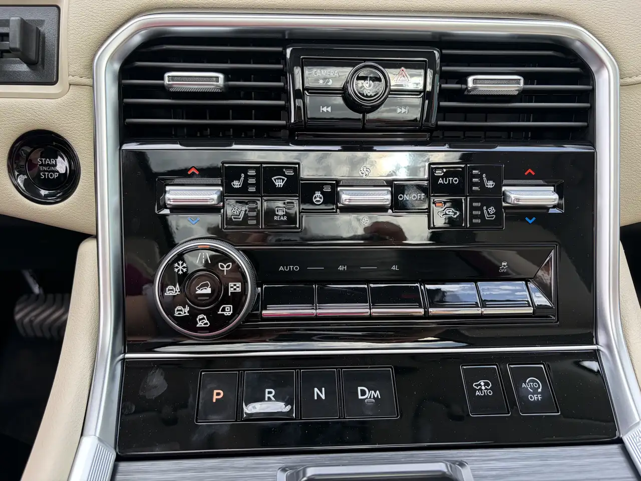 Nissan Armada снимка Nissan Armada