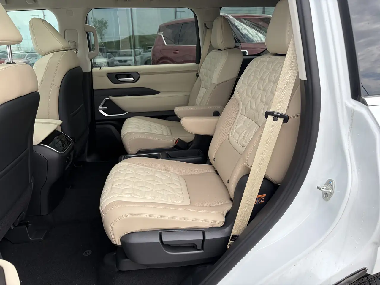 Nissan Armada снимка Nissan Armada