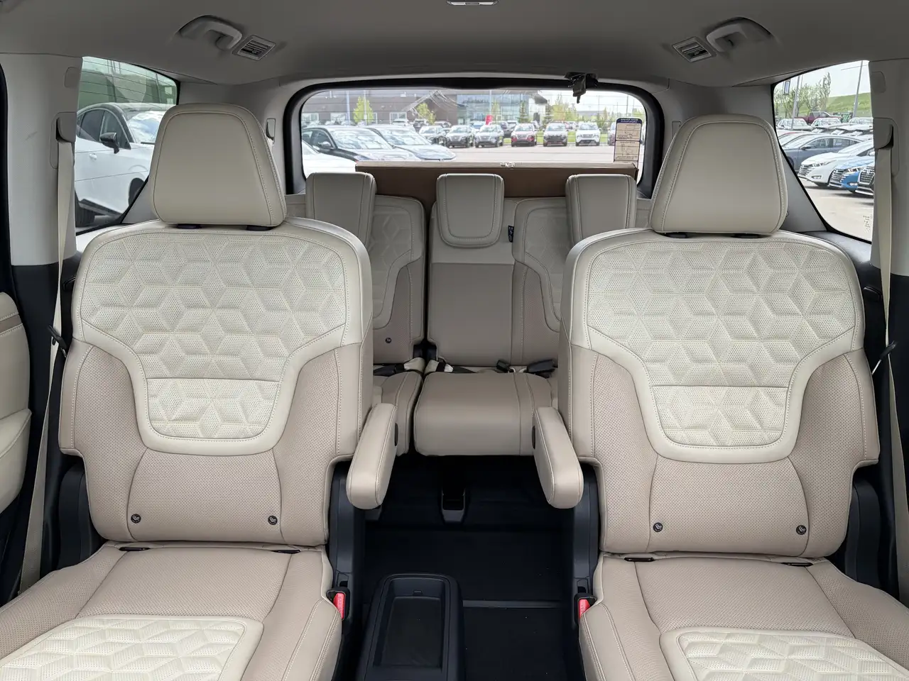 Nissan Armada снимка Nissan Armada
