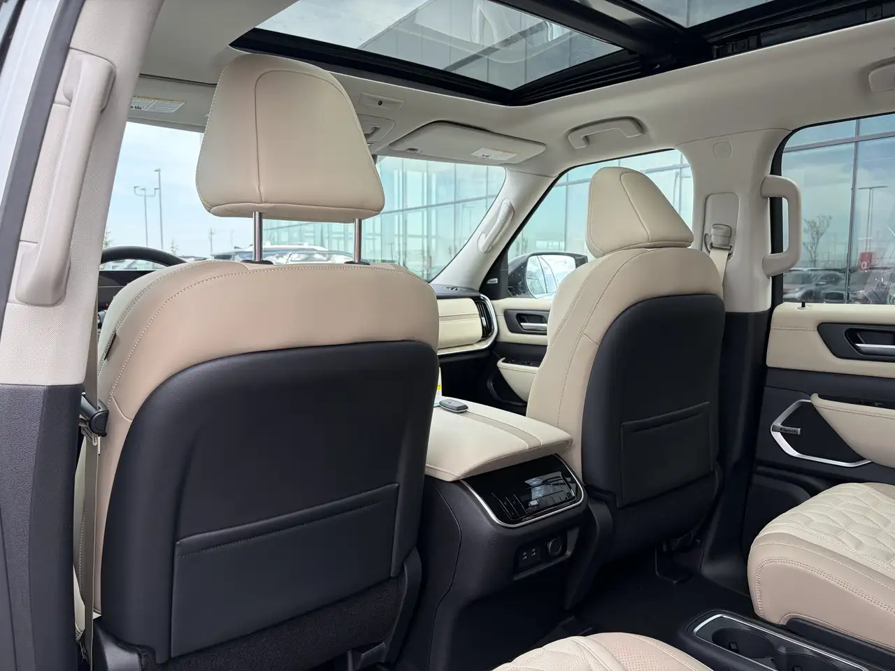 Nissan Armada снимка Nissan Armada