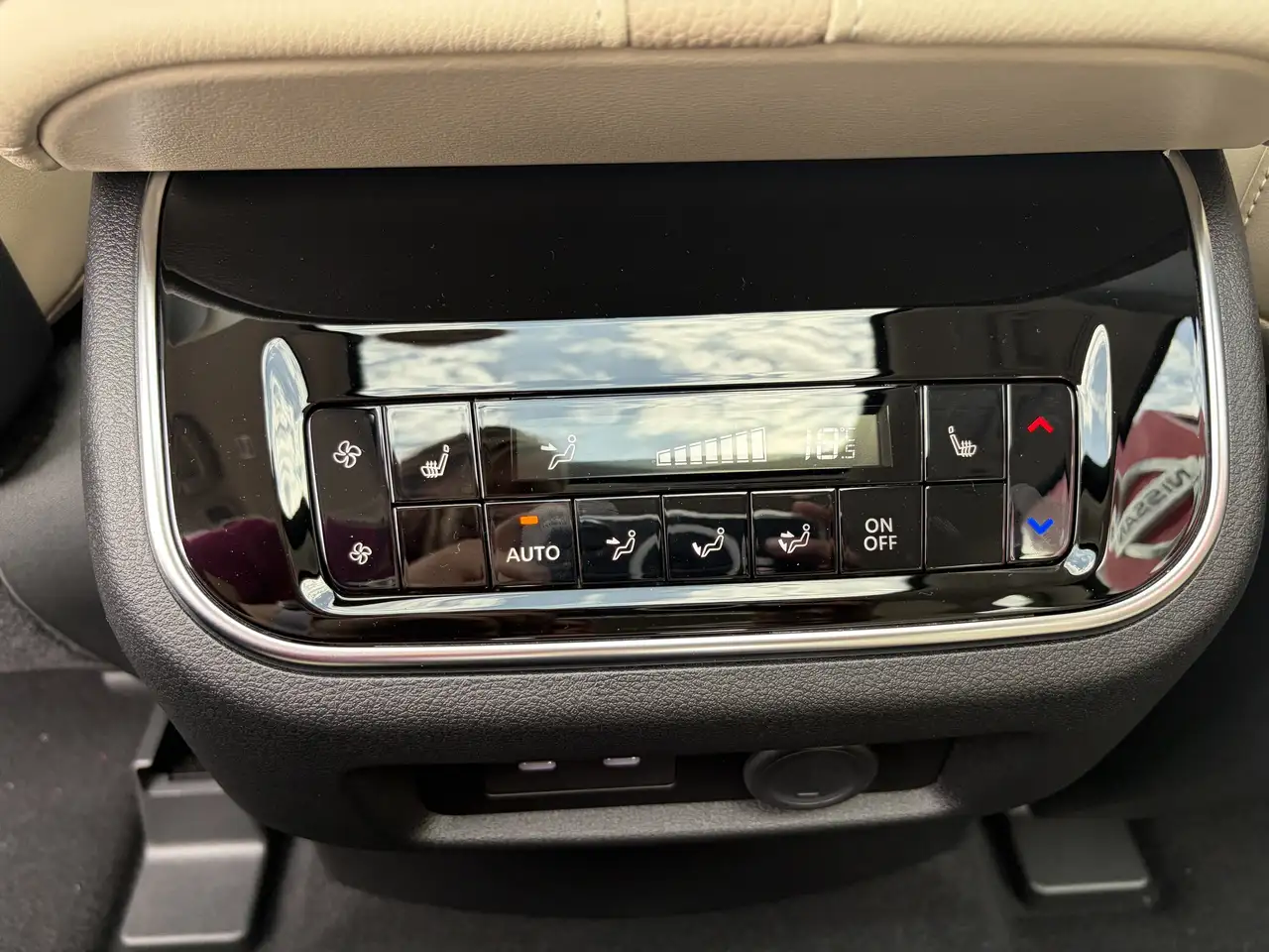 Nissan Armada снимка Nissan Armada