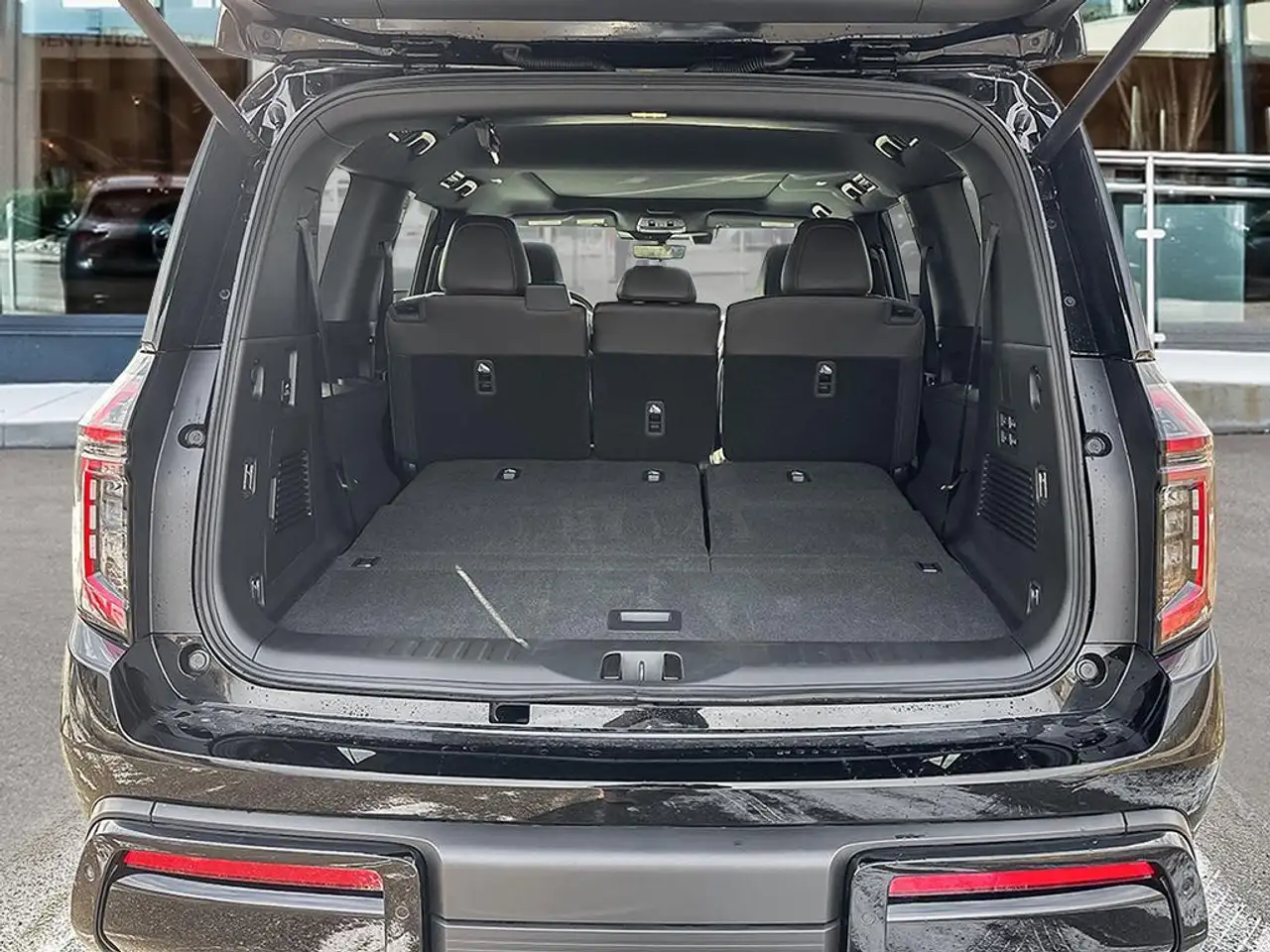 Nissan Armada снимка Nissan Armada