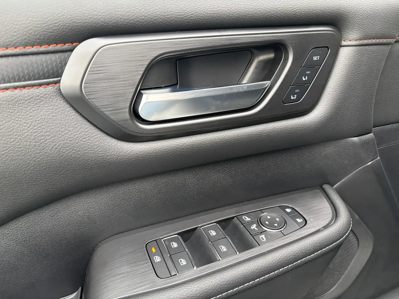 Nissan Armada снимка Nissan Armada