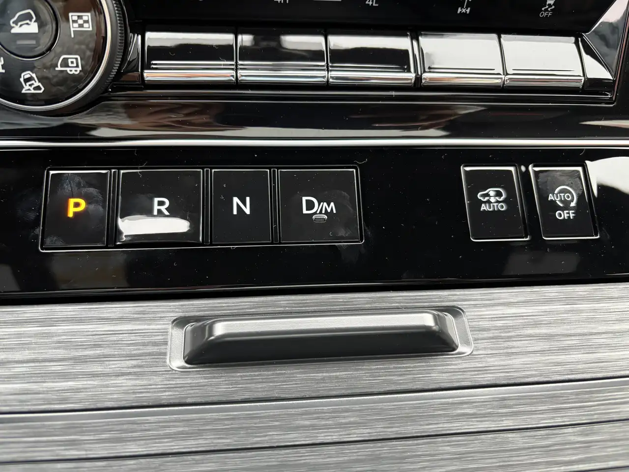 Nissan Armada снимка Nissan Armada