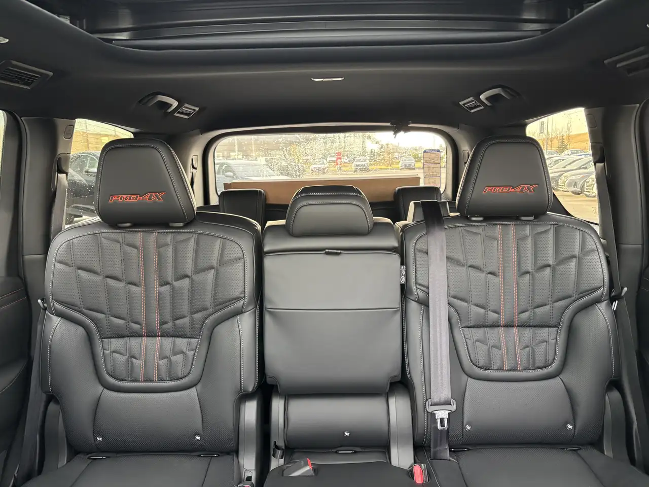 Nissan Armada снимка Nissan Armada