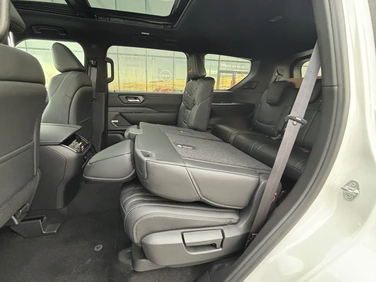 Nissan Armada снимка Nissan Armada
