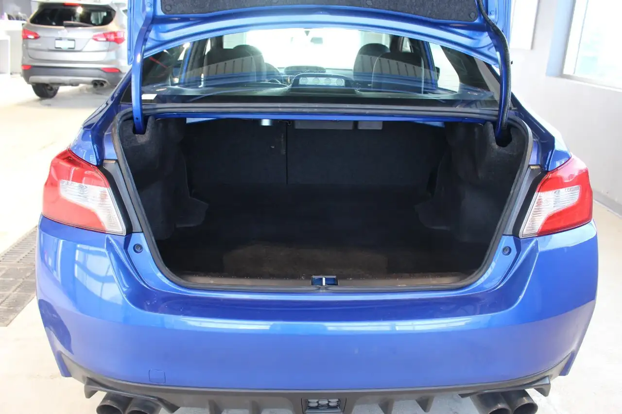 Subaru WRX снимка Subaru WRX