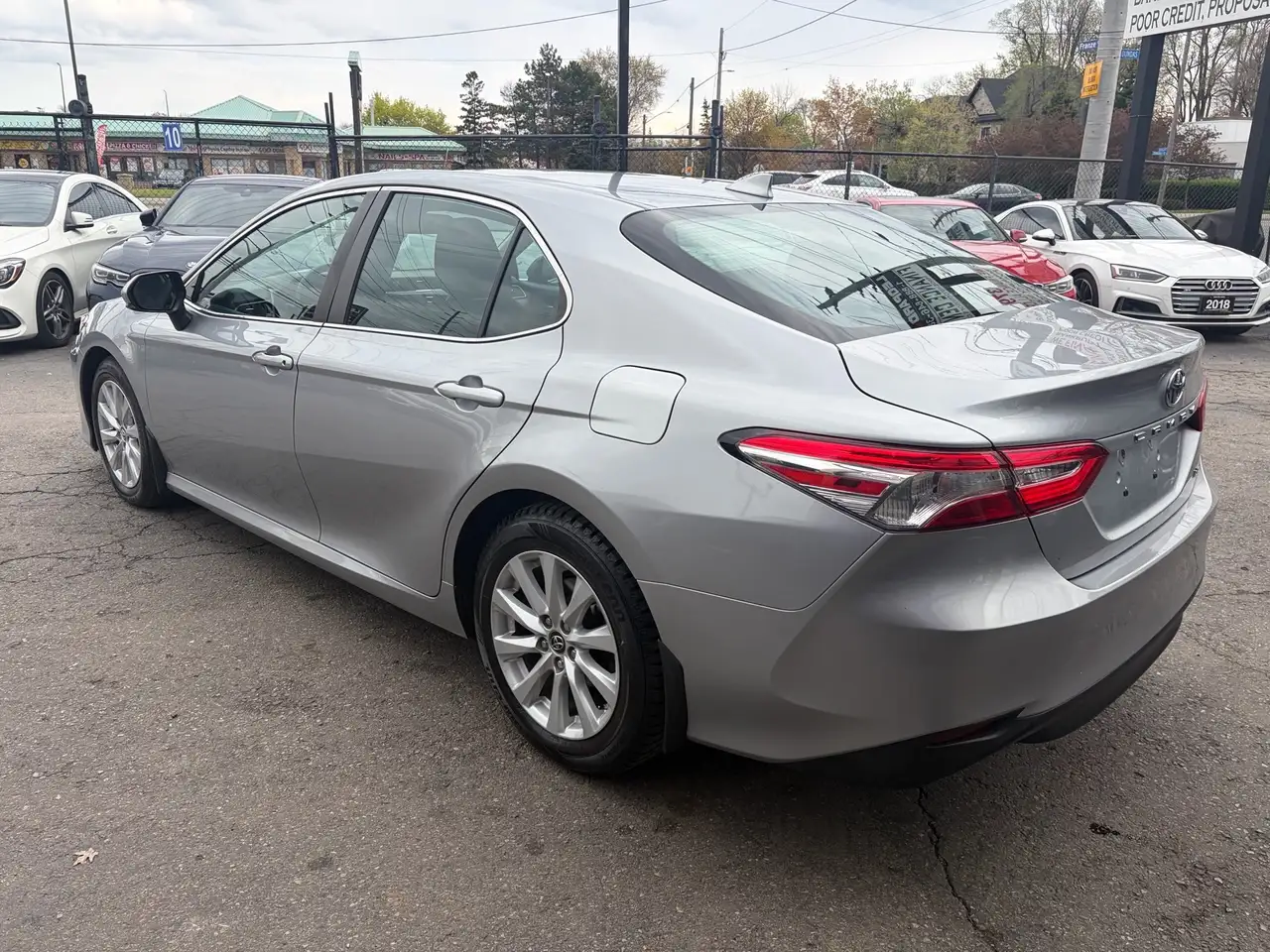Toyota Camry снимка Toyota Camry
