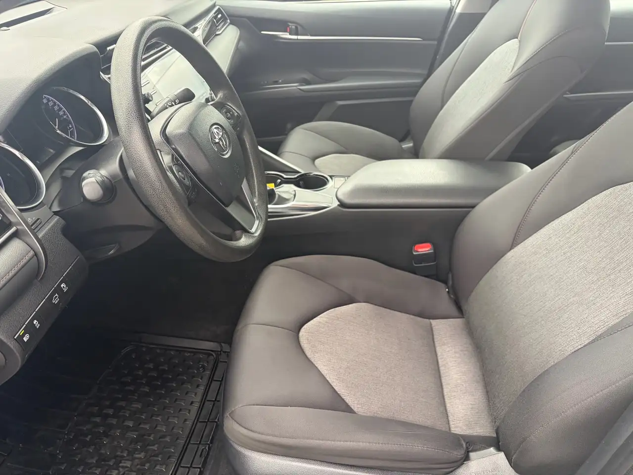 Toyota Camry снимка Toyota Camry