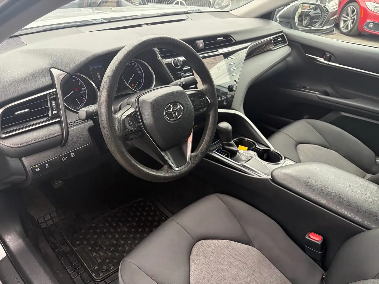 Toyota Camry снимка Toyota Camry