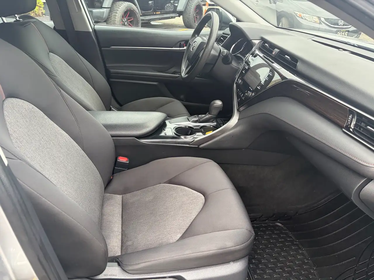 Toyota Camry снимка Toyota Camry