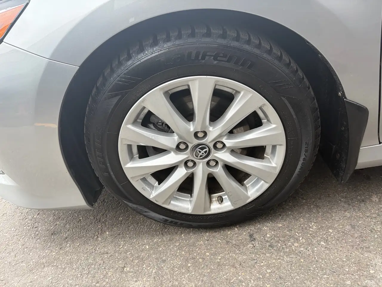 Toyota Camry снимка Toyota Camry