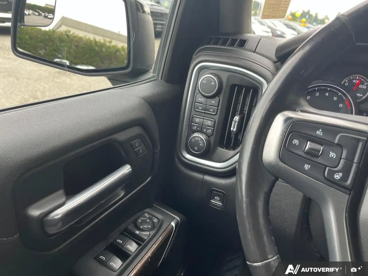 Chevrolet Silverado 1500 снимка Chevrolet Silverado 1500