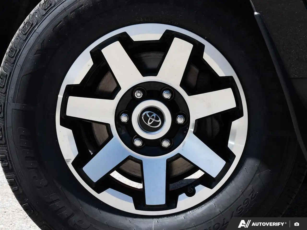 Toyota 4-Runner снимка Toyota 4-Runner