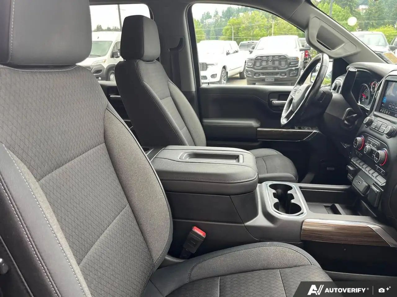Chevrolet Silverado 1500 снимка Chevrolet Silverado 1500
