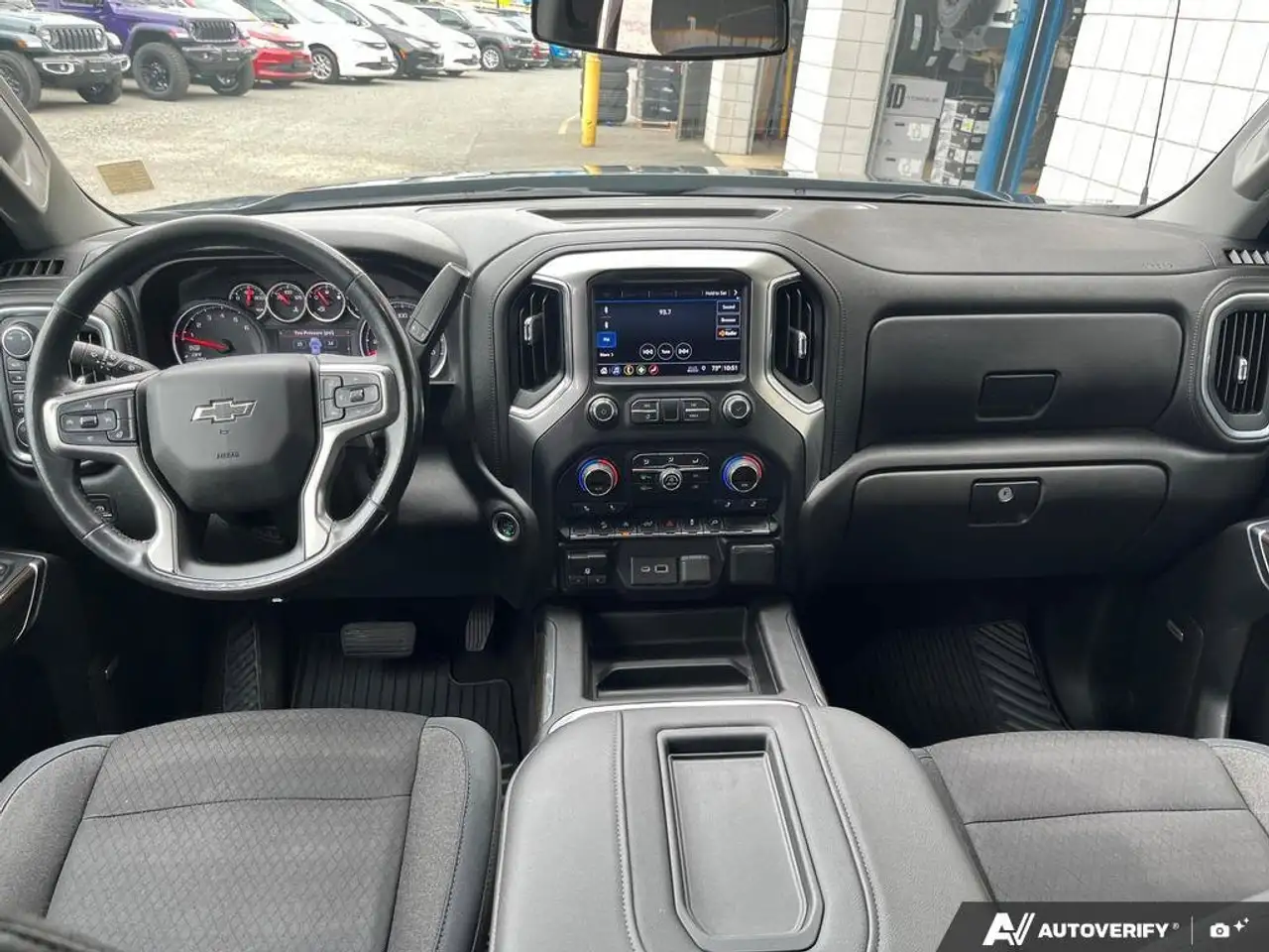 Chevrolet Silverado 1500 снимка Chevrolet Silverado 1500