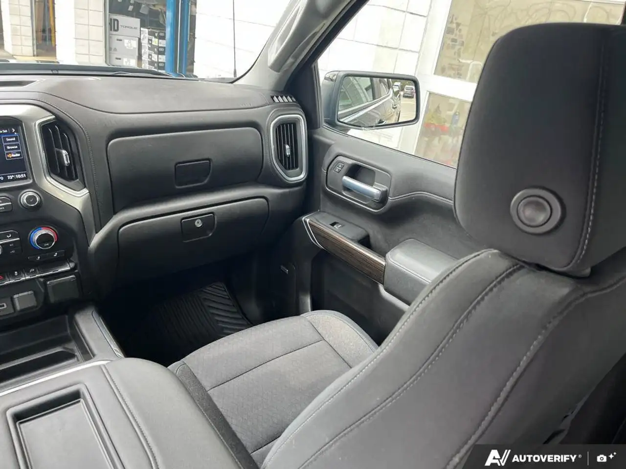 Chevrolet Silverado 1500 снимка Chevrolet Silverado 1500
