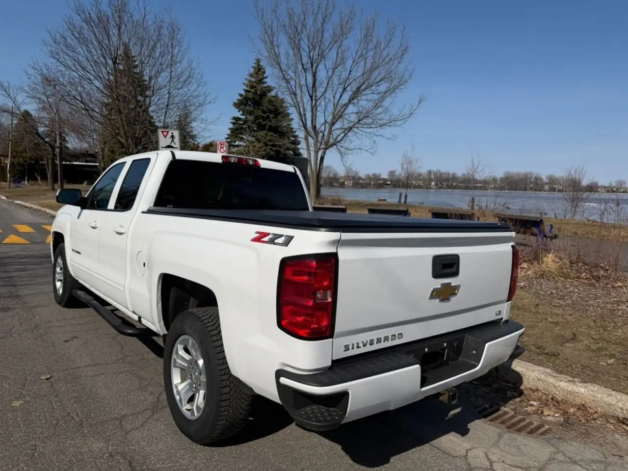 Chevrolet Silverado 1500 photo Chevrolet Silverado 1500