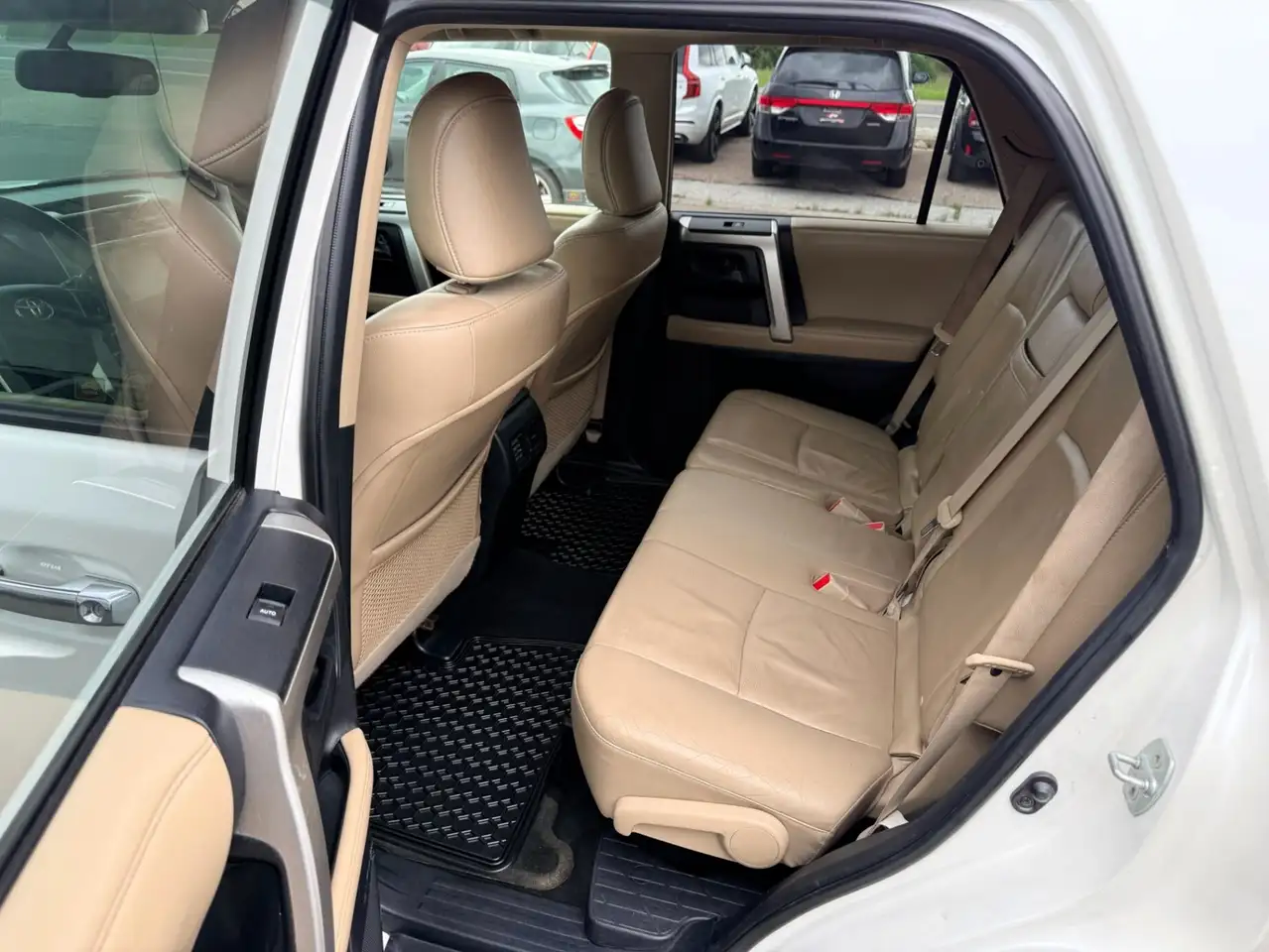 Toyota 4-Runner снимка Toyota 4-Runner