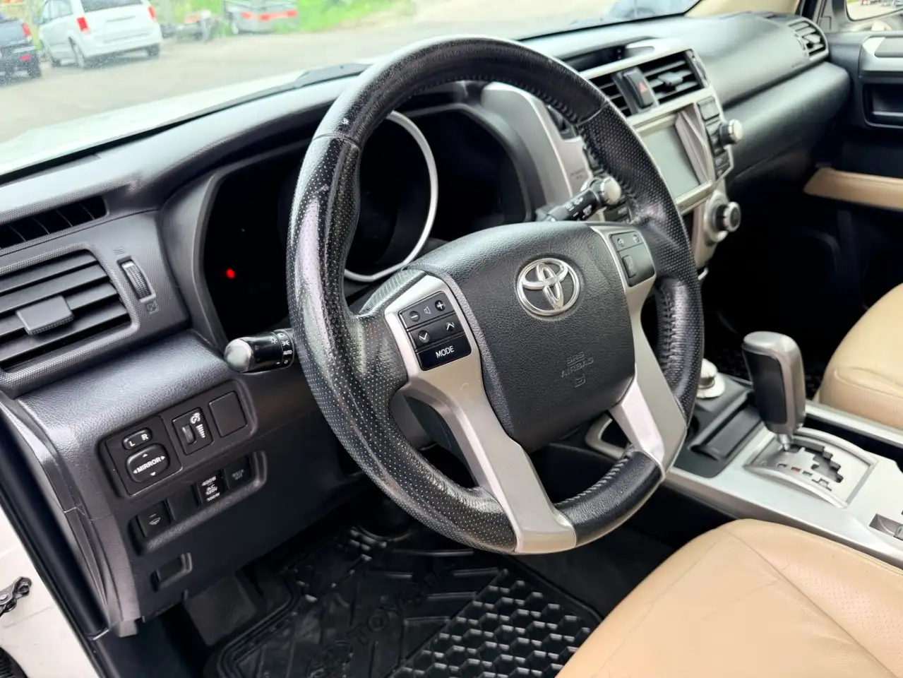 Toyota 4-Runner снимка Toyota 4-Runner