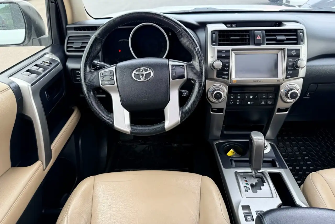 Toyota 4-Runner снимка Toyota 4-Runner