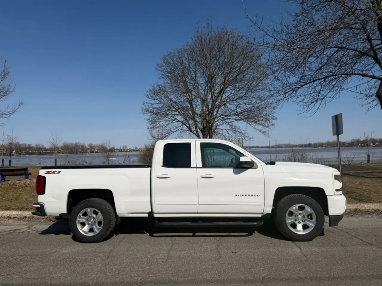 Chevrolet Silverado 1500 photo Chevrolet Silverado 1500