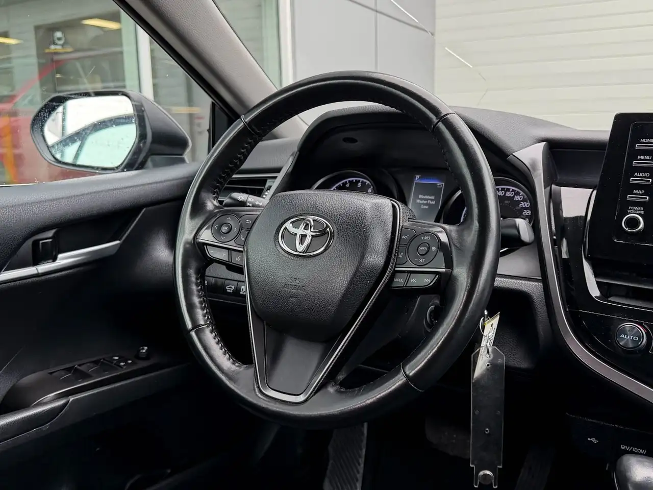 Toyota Camry снимка Toyota Camry