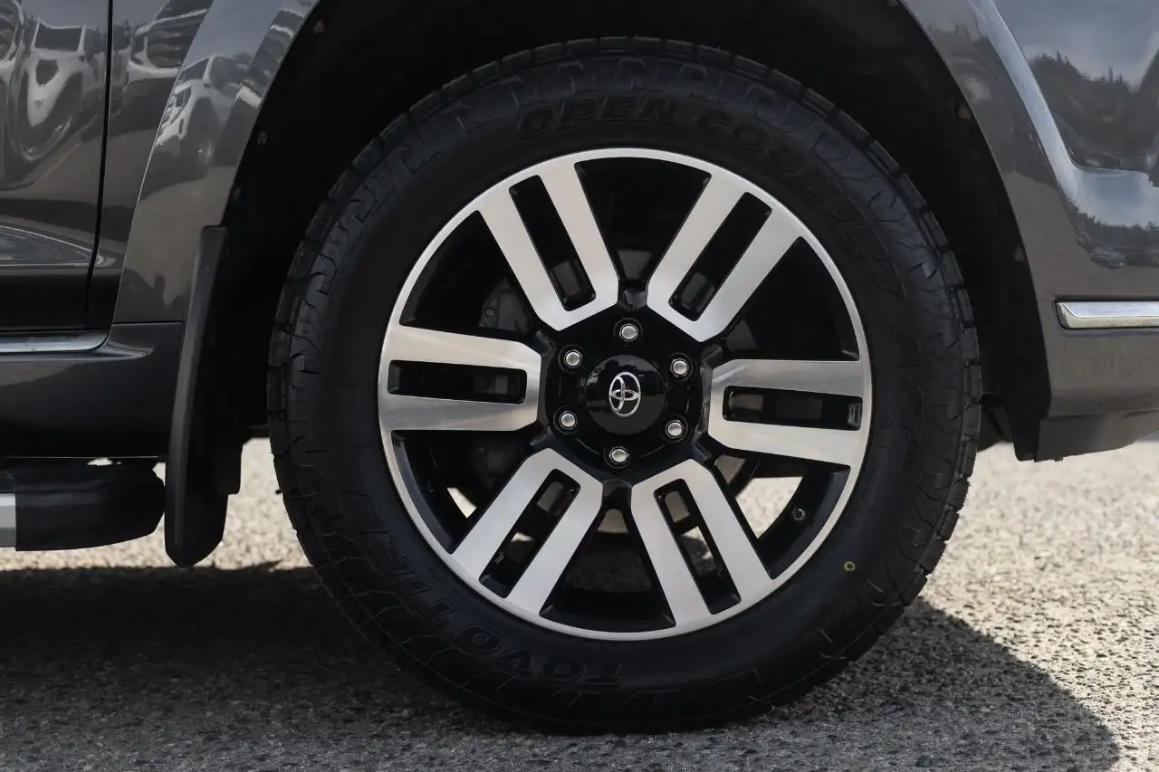 Toyota 4-Runner снимка Toyota 4-Runner