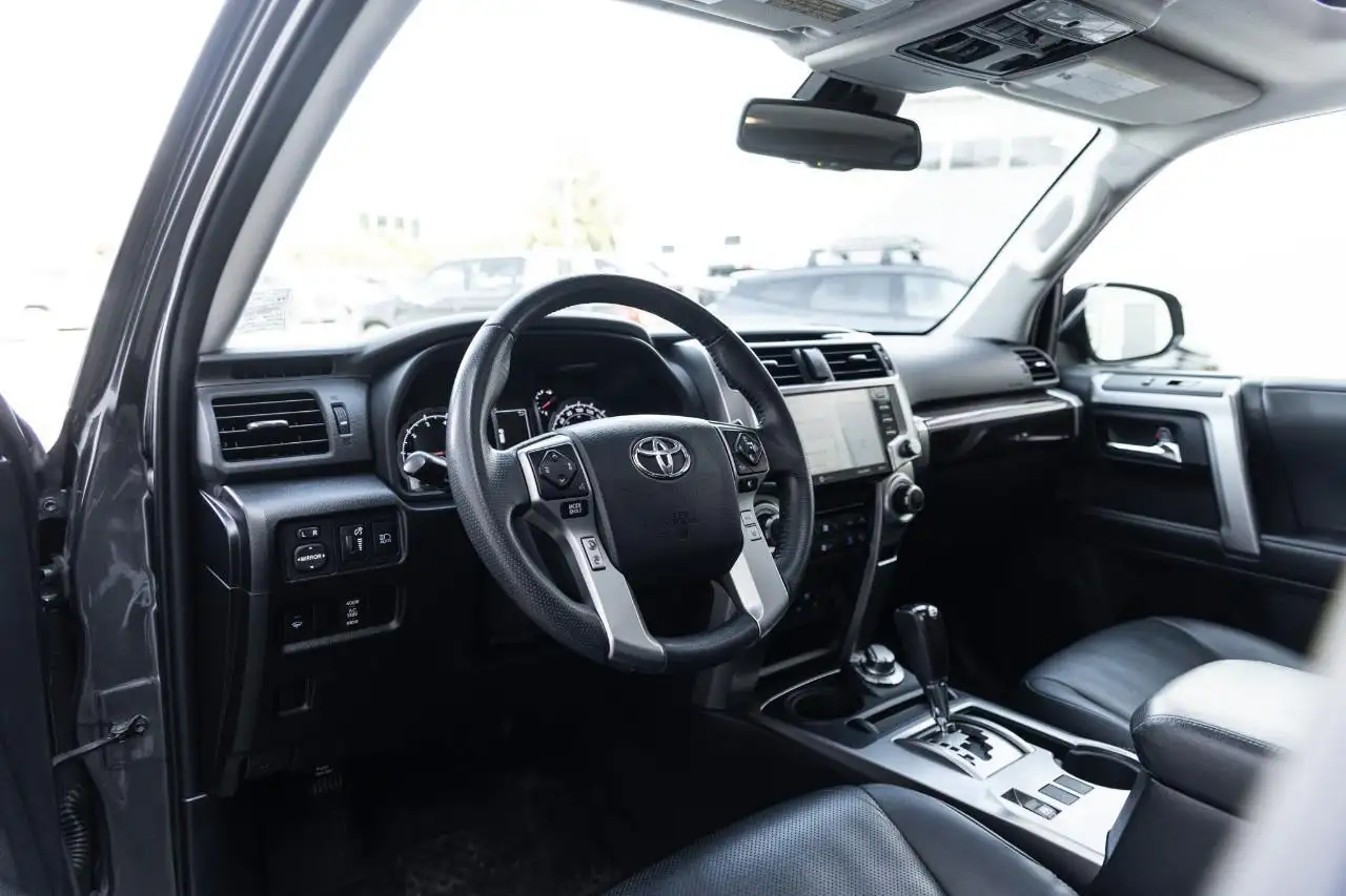 Toyota 4-Runner снимка Toyota 4-Runner