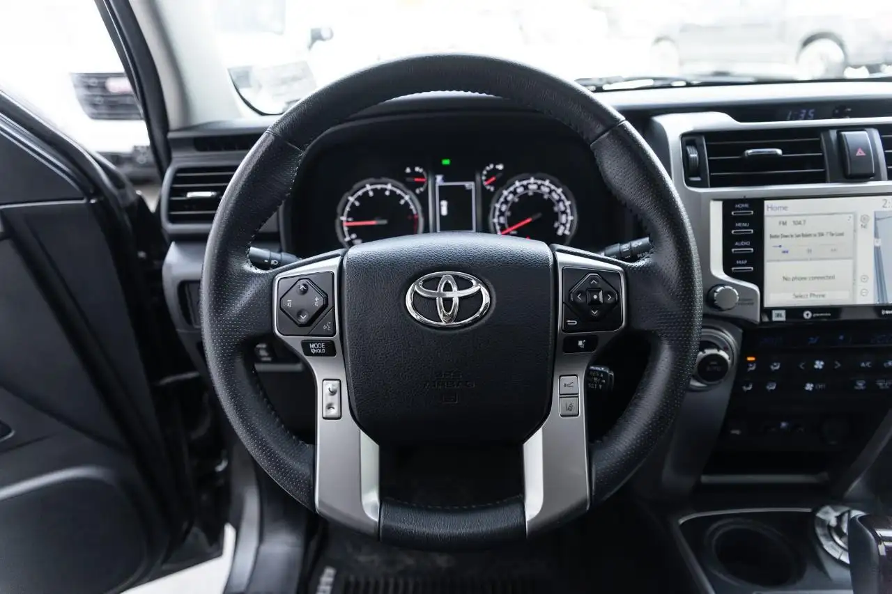 Toyota 4-Runner снимка Toyota 4-Runner