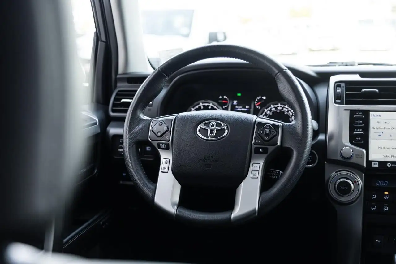 Toyota 4-Runner снимка Toyota 4-Runner