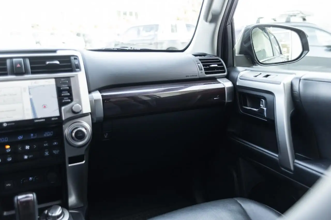 Toyota 4-Runner снимка Toyota 4-Runner