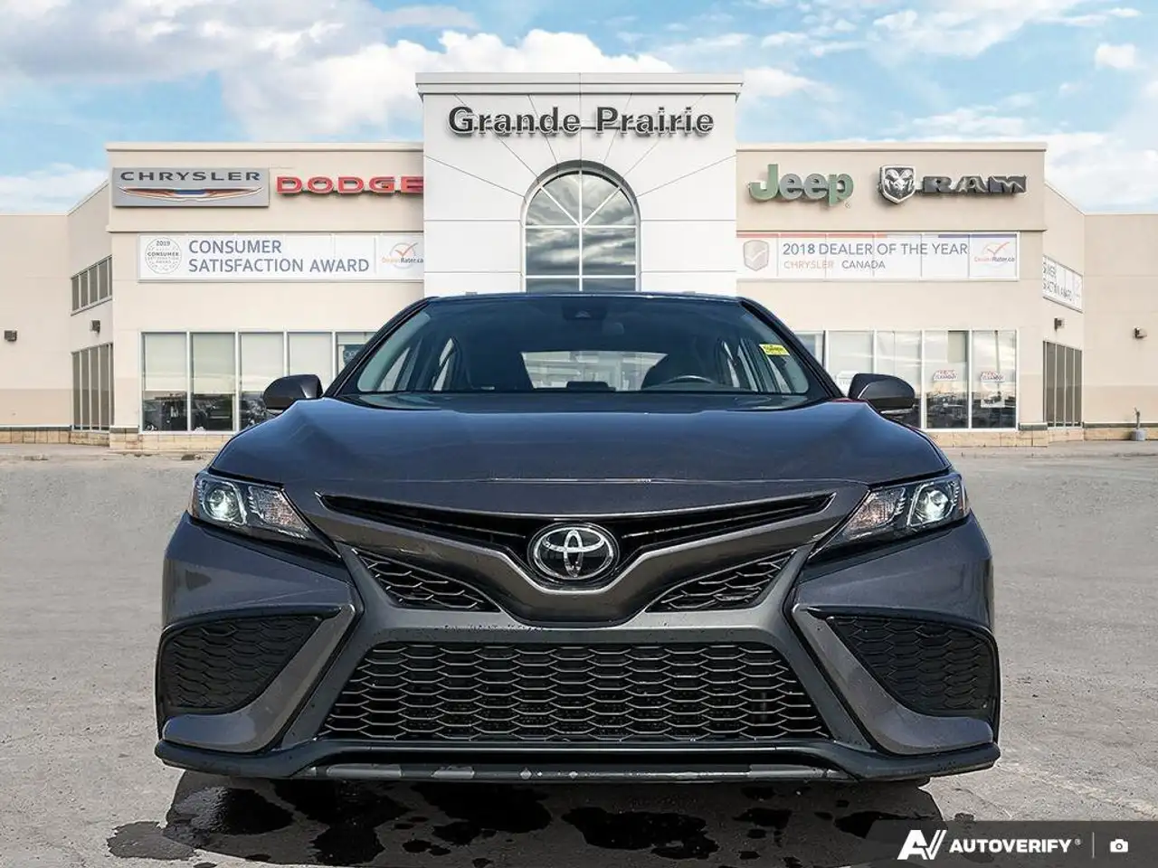 Toyota Camry снимка Toyota Camry