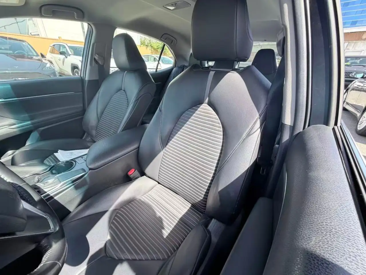 Toyota Camry снимка Toyota Camry