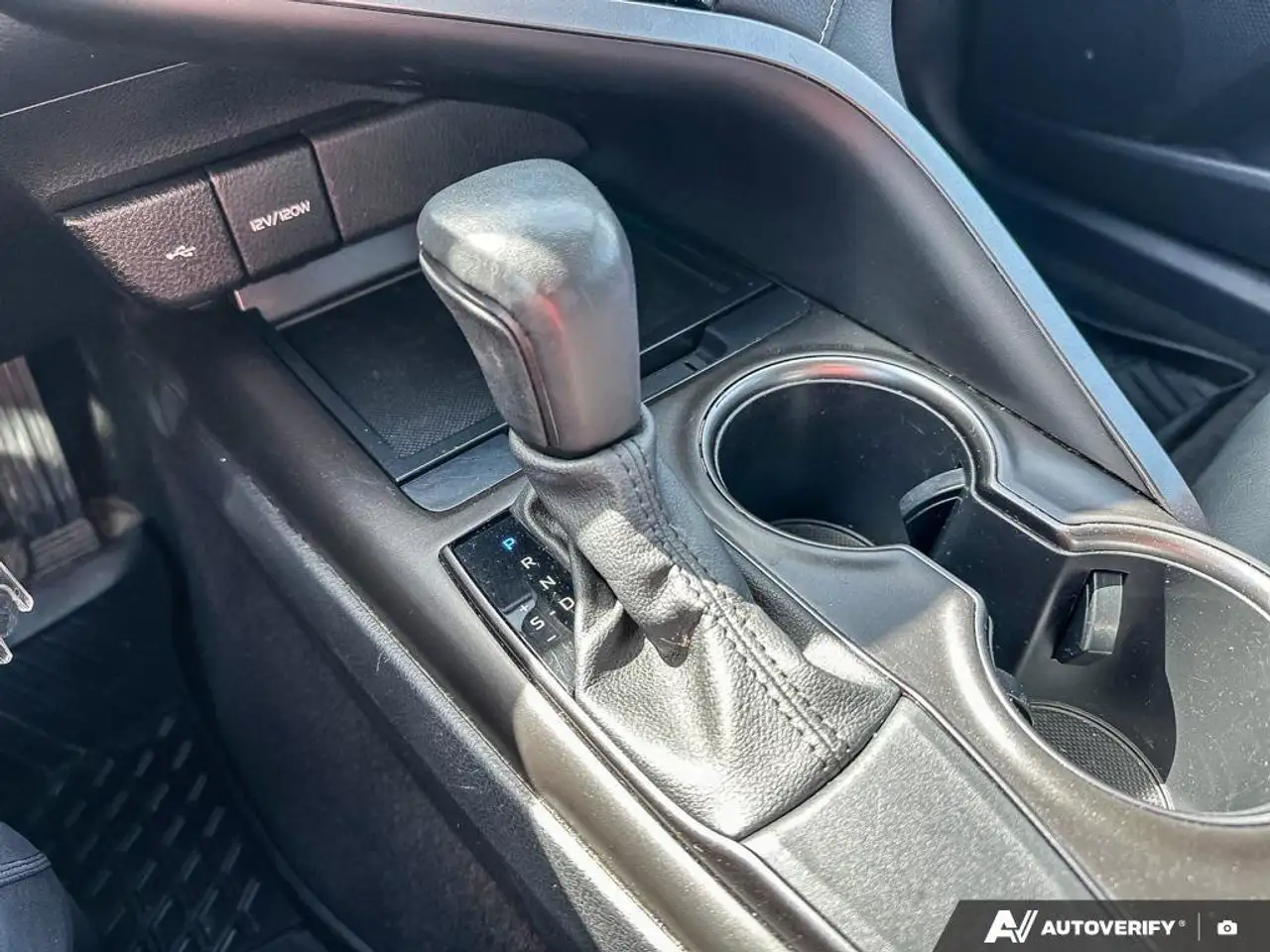Toyota Camry снимка Toyota Camry