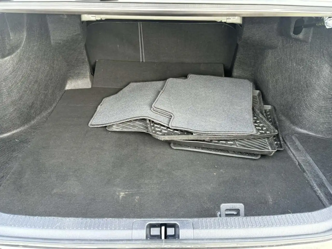Toyota Camry снимка Toyota Camry