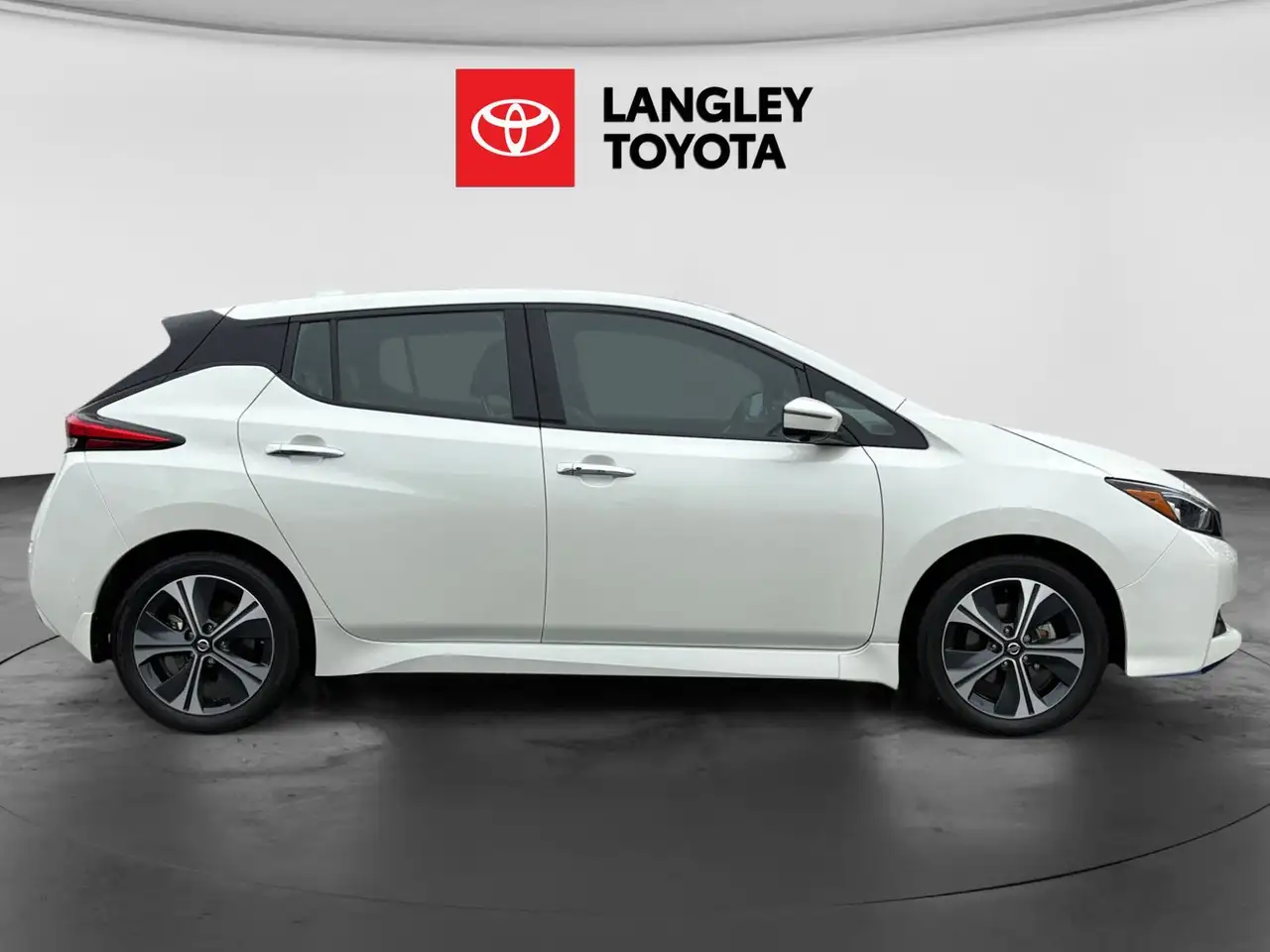 Nissan Leaf снимка Nissan Leaf