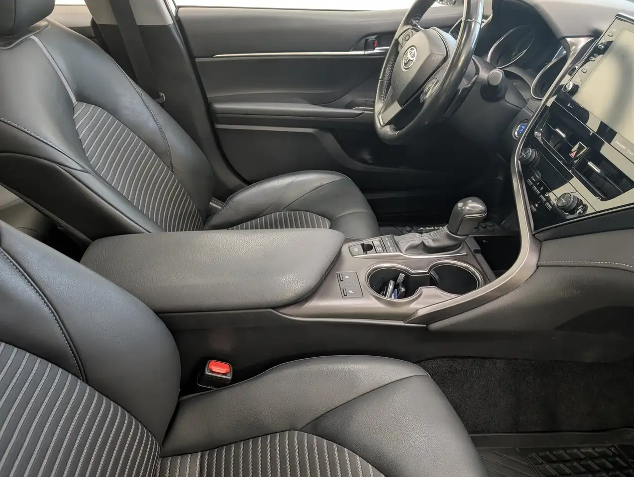 Toyota Camry снимка Toyota Camry