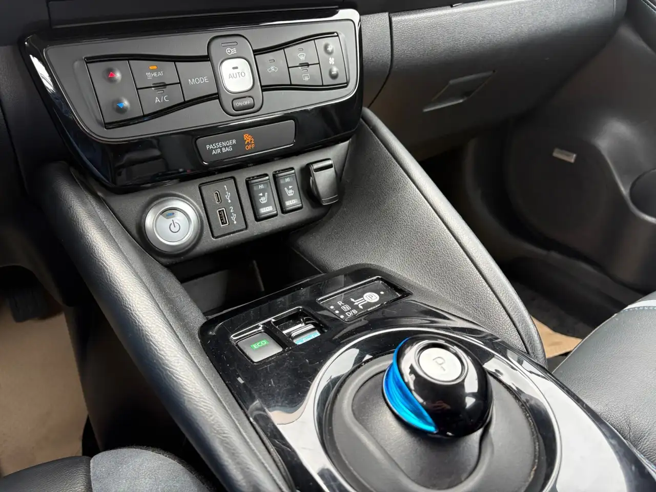 Nissan Leaf снимка Nissan Leaf