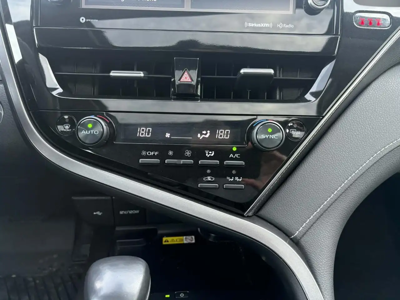 Toyota Camry снимка Toyota Camry